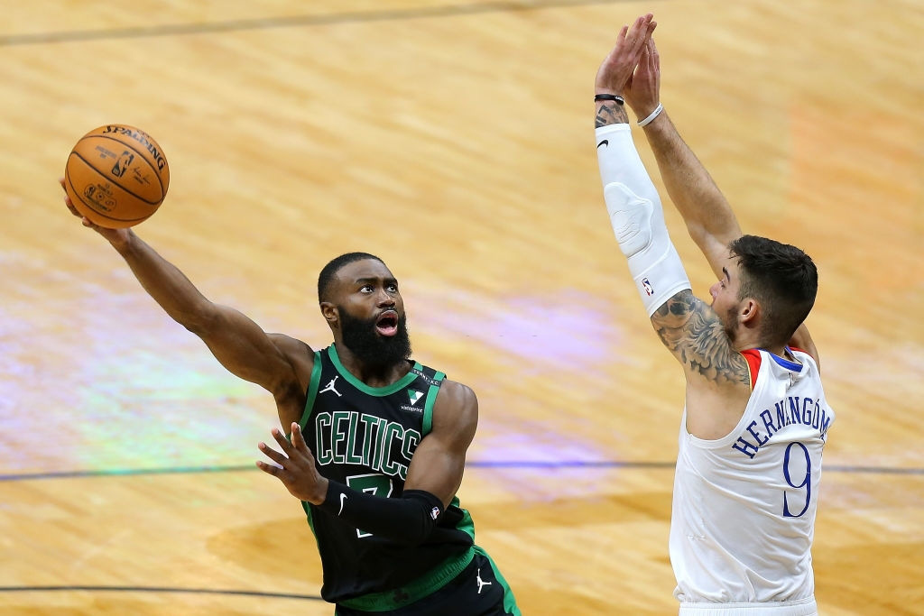 Jaylen Brown: “Chúng tôi cần trưởng thành hơn nữa” - Ảnh 2.