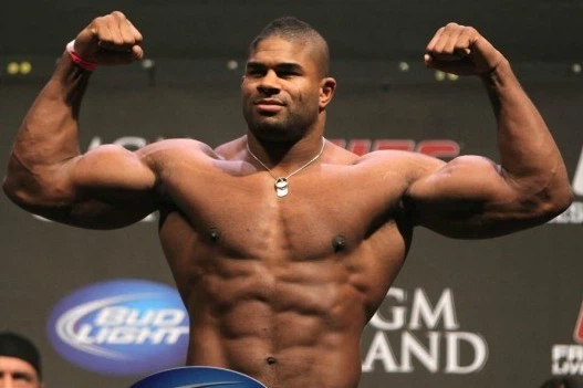 Derrick Lewis vẫn muốn đối đầu với Alistair Overeem - Ảnh 2.