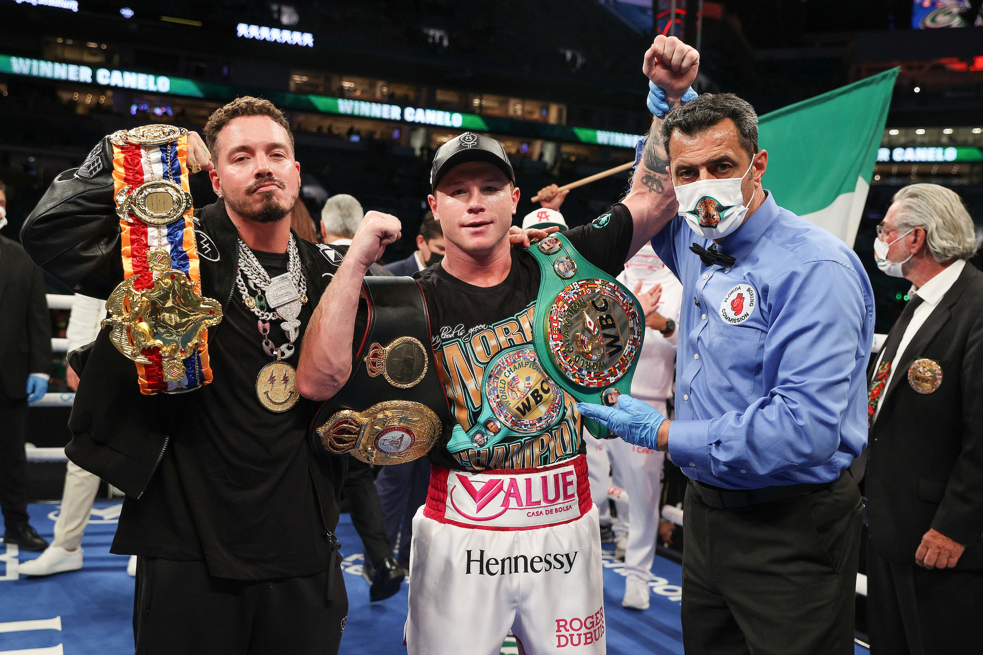 Võ sĩ số 1 thế giới Canelo Alvarez hạ dễ đối thủ người Thổ Nhĩ Kỳ, bảo vệ thành công 3 đai vô địch thế giới - Ảnh 5.