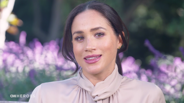 Sau khi đổ hết mọi tội lỗi lên Hoàng gia Anh về giấy khai sinh của bé Archie, Meghan Markle muối mặt khi bị tố nói dối - Ảnh 1.