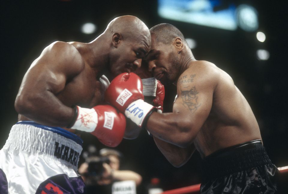 Mike Tyson tiến gần tới trận đại chiến với Evander Holyfield, gần 24 năm sau pha cắn tai gây chấn động - Ảnh 1.