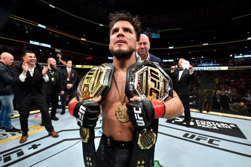 Henry Cejudo mách nước để McGregor hạn chế sức mạnh từ đòn chân của Poirier: Hãy điều chỉnh thế đánh - Ảnh 2.