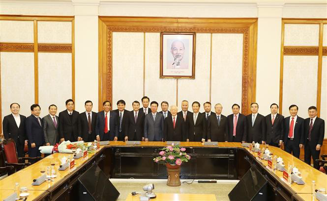 Tổng Bí thư, Chủ tịch nước Nguyễn Phú Trọng trao Quyết định phân công Ủy viên Bộ Chính trị - Ảnh 2.