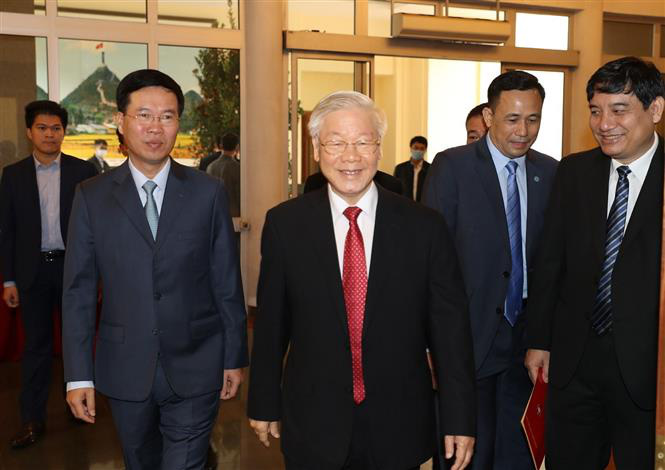 Tổng Bí thư, Chủ tịch nước Nguyễn Phú Trọng trao Quyết định phân công Ủy viên Bộ Chính trị - Ảnh 1.