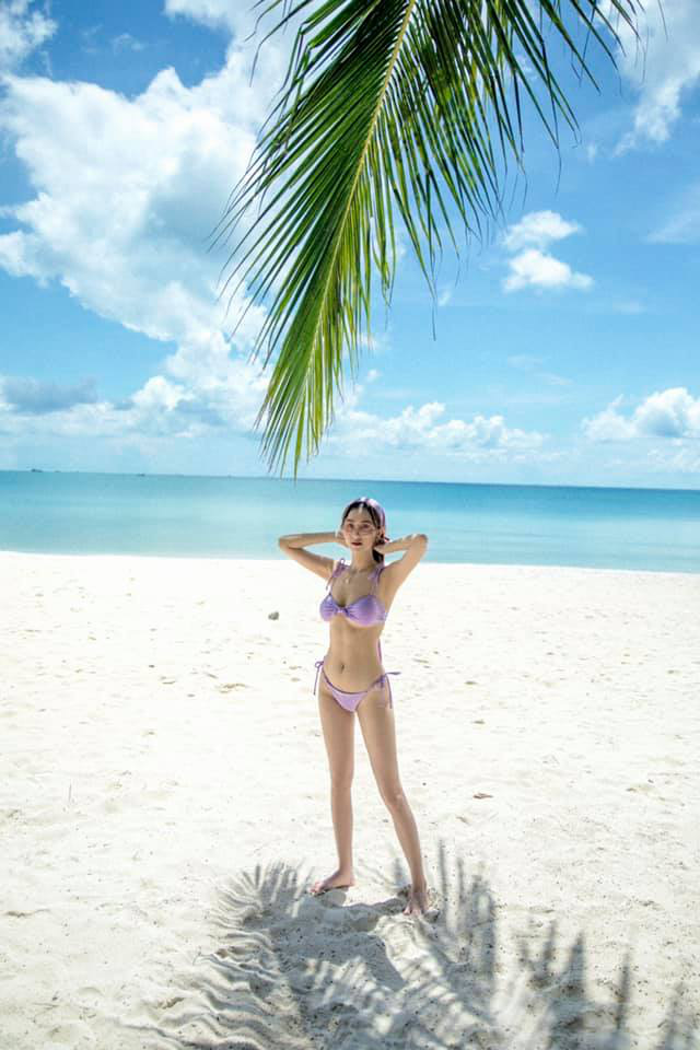 Á hậu Hà Thu diện bikini khoe sắc vóc tuổi 29 - Ảnh 2.