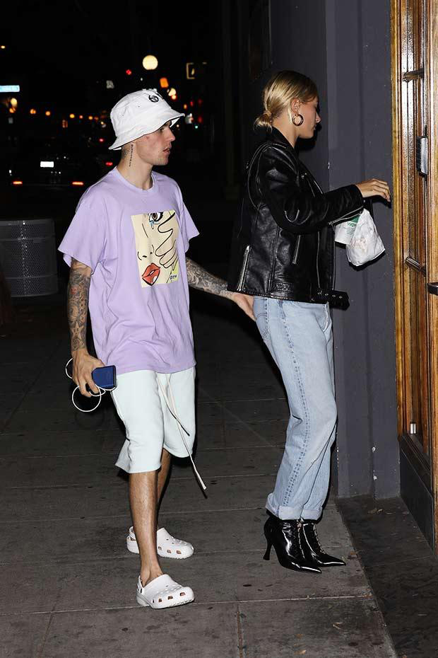 Đi đâu Justin Bieber cũng kè kè khẳng định chủ quyền với Hailey, còn để bàn tay hư bám dính mặc kệ mọi ánh nhìn - Ảnh 12.