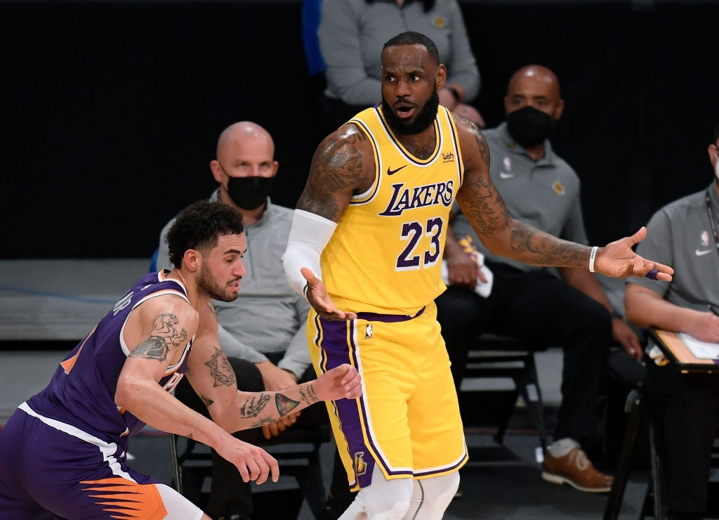LeBron James sắm vai “nội trợ”, Los Angeles Lakers vẫn thua trận ngay trên sân nhà - Ảnh 2.