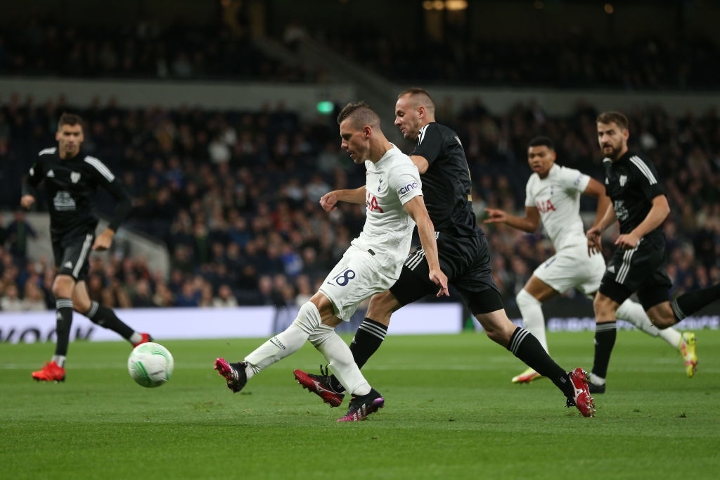 Son kiến tạo, Kane lập hat-trick giúp Tottenham lên đầu bảng xếp hạng Conference League - Ảnh 4.