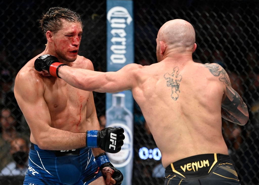 Nhìn từ trận đấu của Brian Ortega: Việc công khai điểm số sẽ giúp các võ sĩ được an toàn hơn? - Ảnh 2.