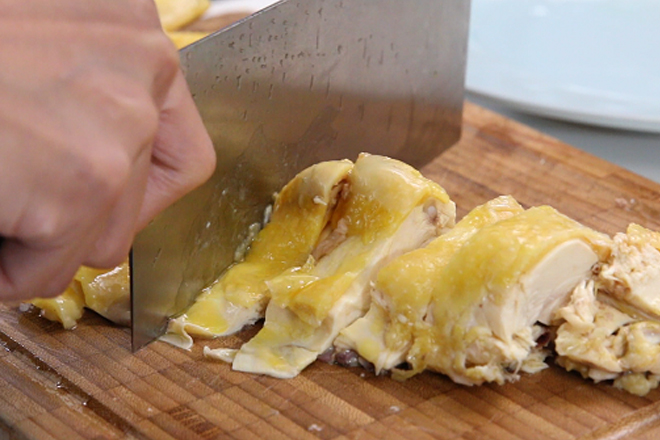 Ai cũng rửa sạch thớt gỗ theo cách này, chuyên gia khẳng định chưa đảm bảo diệt khuẩn, muốn nâng cao tuổi thọ của thớt phải làm thêm một bước sau! - Ảnh 4.