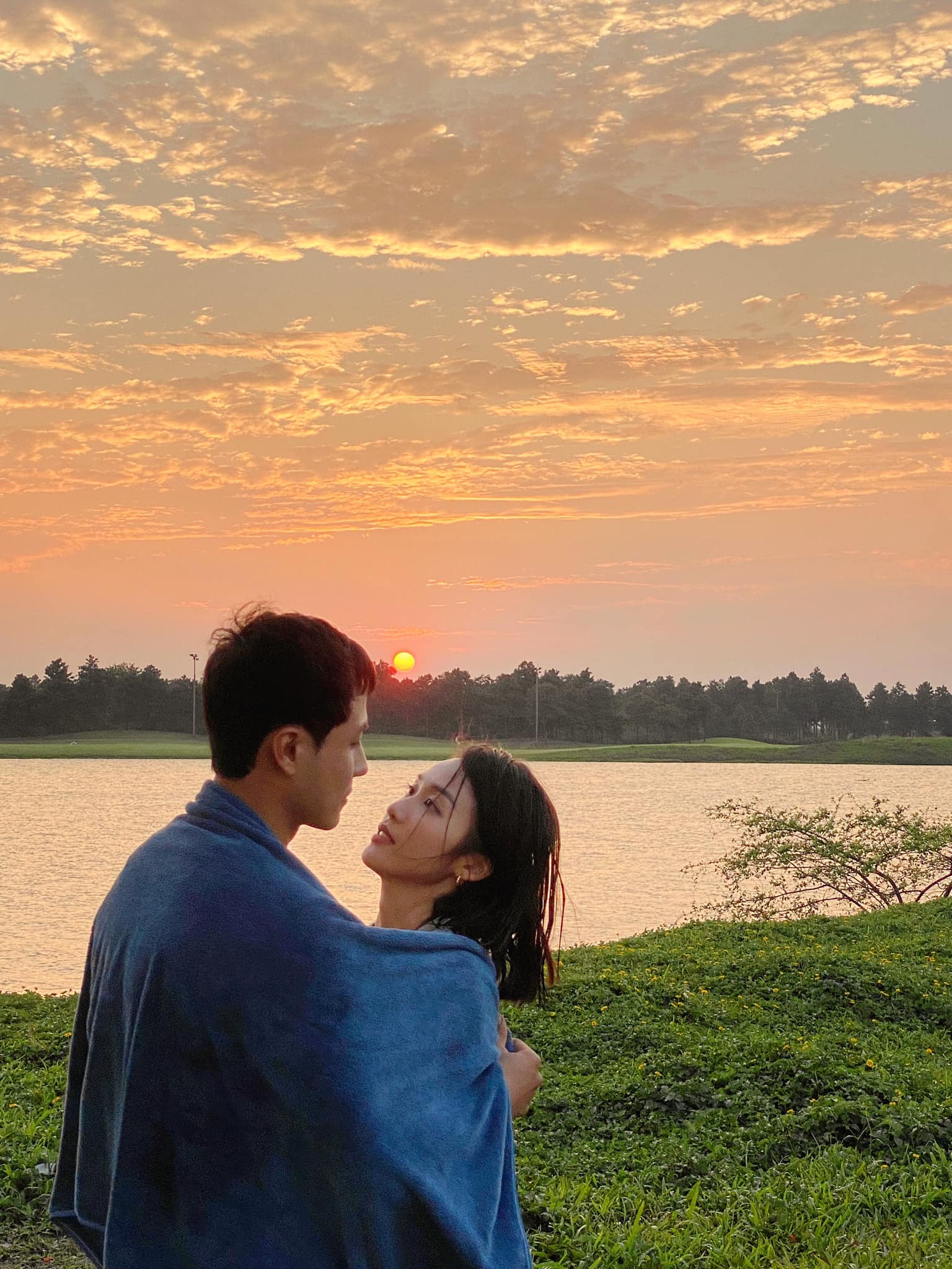 11 tháng 5 ngày: Khả Ngân tình tứ bón cho Thanh Sơn ăn trong hậu trường, bảo sao fan không đẩy thuyền - Ảnh 9. 11 tháng 5 ngày: Khả Ngân tình tứ bón cho Thanh Sơn ăn trong hậu trường, bảo sao fan không đẩy thuyền - Ảnh 9.