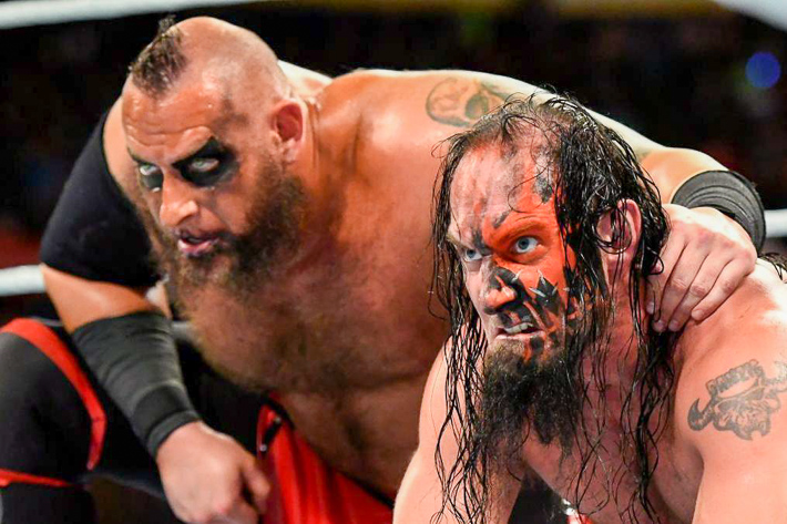 Những đô vật bị “đì” ở WWE - Ảnh 1.