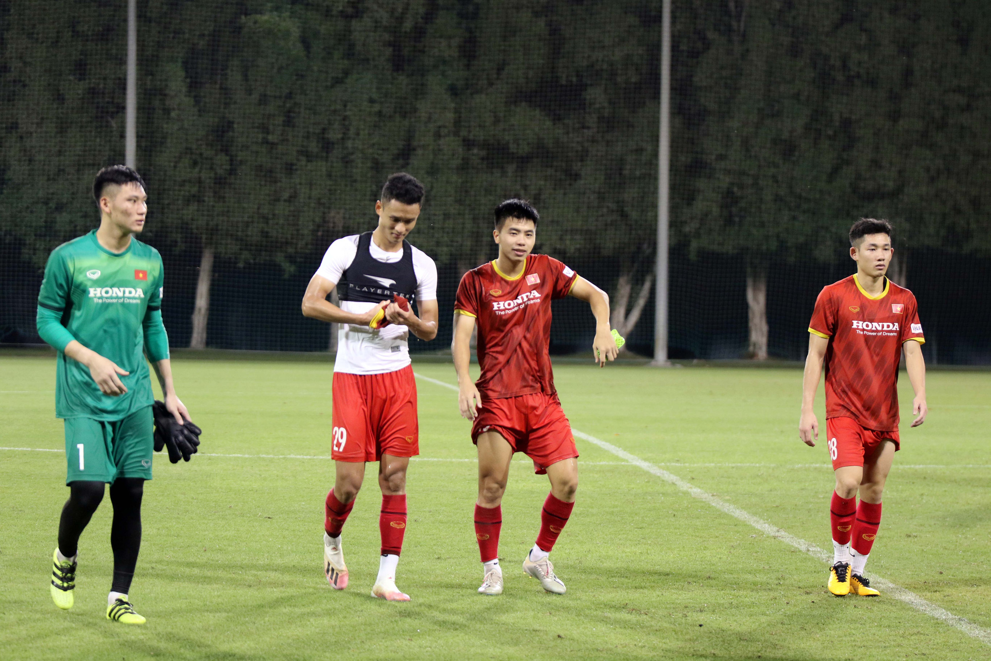 U23 Việt Nam hào hứng tập luyện tại nơi từng được Manchester United &quot;bao trọn&quot; - Ảnh 9.