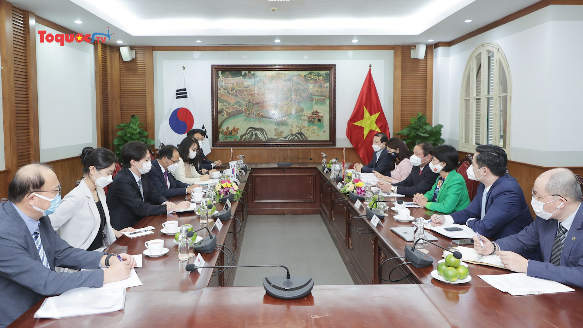 Bộ trưởng Bộ VHTTDL tiếp và làm việc với Đại sứ Hàn Quốc và Thụy Sĩ tại Việt Nam
