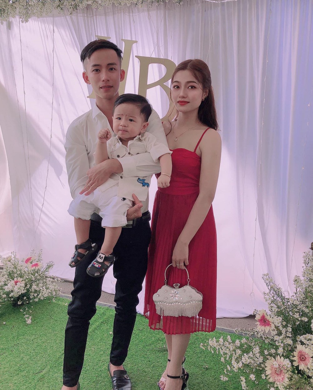 Vụ bé trai mất tích bí ẩn tại Bình Dương: Nhiều người lừa đảo, gọi nói đã tìm được con tôi rồi - Ảnh 1.