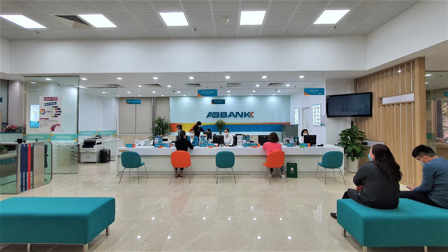 Tăng đầu tư vào chuyển đổi số, ABBank nhận quả ngọt - Ảnh 2.