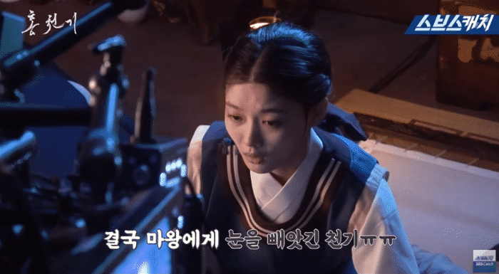 Sững sờ với diễn xuất đỉnh cao của Kim Yoo Jung ở tập cuối Hong Chun Gi, xem hậu trường thôi cũng nhói lòng - Ảnh 3.