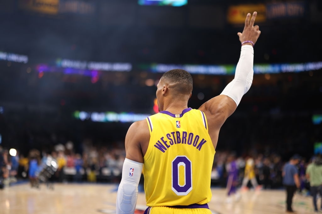 Tạo cách biệt 26 điểm, Los Angeles Lakers vẫn thua ngược cực sốc trước Oklahoma City Thunder - Ảnh 3.