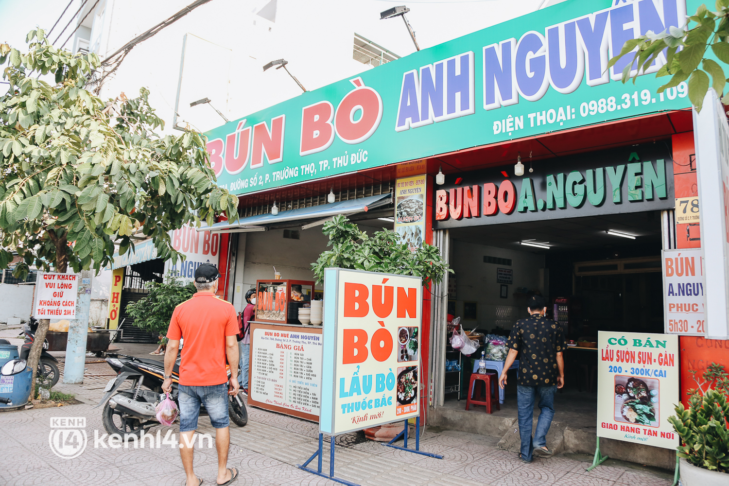 Lâu lắm rồi người Sài Gòn mới được ngồi thưởng thức cafe tại quán! - Ảnh 2.