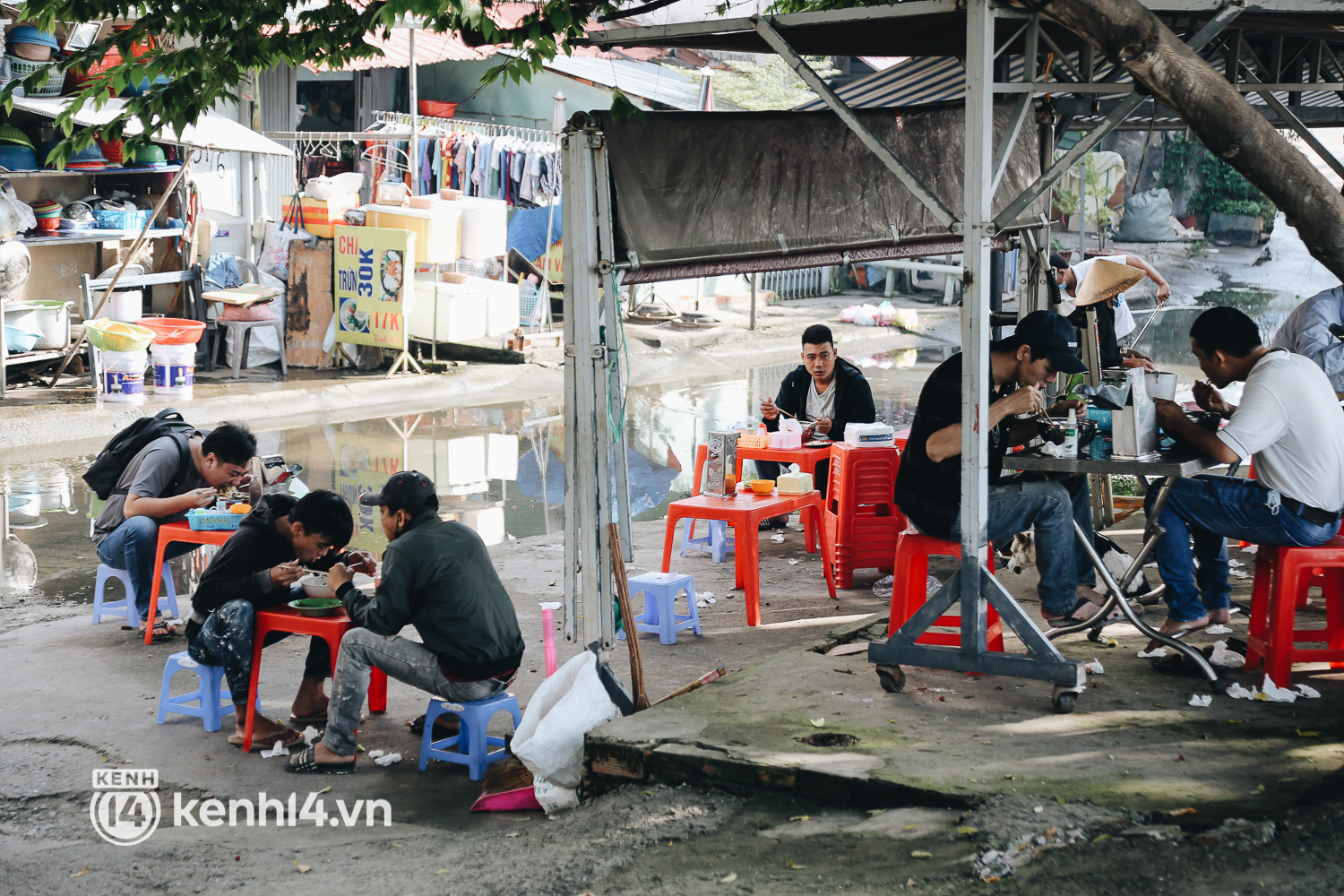 Lâu lắm rồi người Sài Gòn mới được ngồi thưởng thức cafe tại quán! - Ảnh 8.