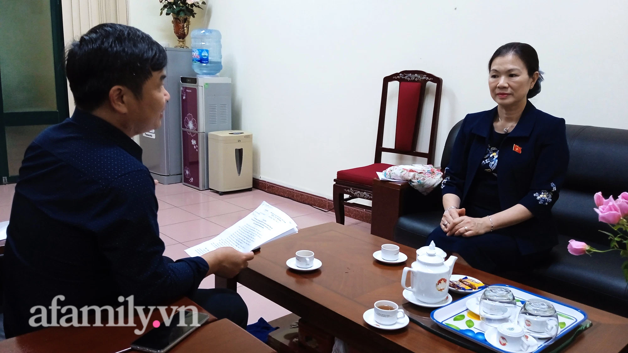 Bà Trương Thị Ngọc Ánh, Phó chủ tịch Ủy ban Trung ương Mặt trận Tổ quốc đang trao đổi với PV