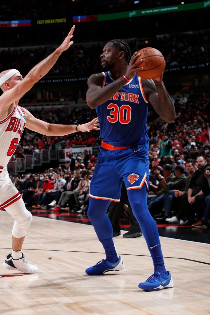 Vứt đi lợi thế 13 điểm, New York Knicks suýt thua ở những giây cuối cùng trước Chicago Bulls - Ảnh 2.
