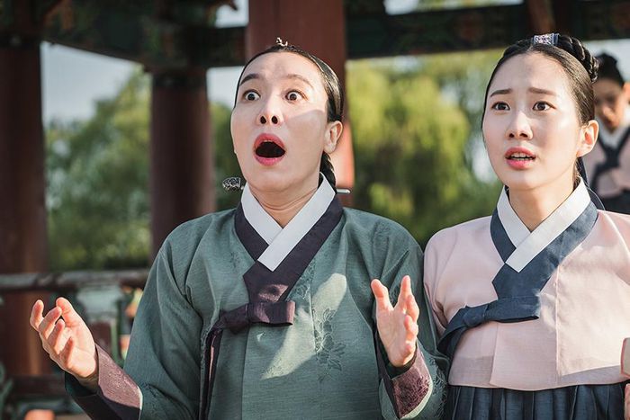 Màn ảnh Hàn có một bà hoàng giải trí: Cứ xuất hiện là tạo meme, vô danh nhưng ai cũng nhớ mặt - Ảnh 14.