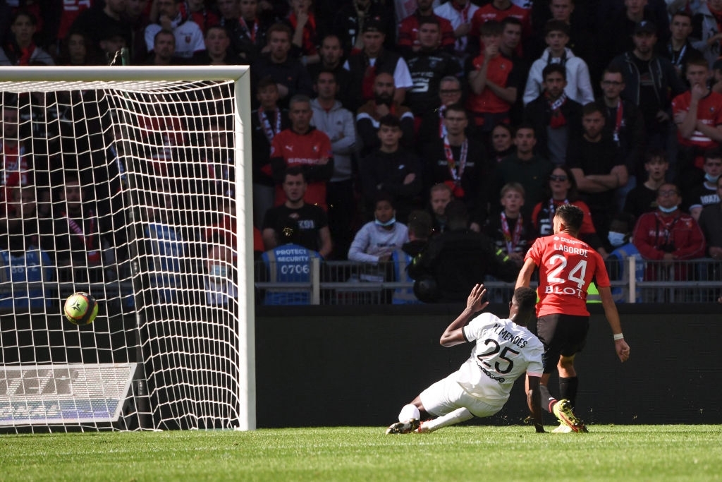 Các ngôi sao im tiếng, PSG thất thủ trước Rennes với tỷ số 2-0 - Ảnh 4. Các ngôi sao im tiếng, PSG thất thủ trước Rennes với tỷ số 2-0 - Ảnh 4.