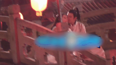 Bành Tiểu Nhiễm để mặc bạn trai Triệu Lệ Dĩnh hôn tình tứ ở phim mới, nào ngờ đằng sau ẩn chứa sự thật bốc mùi - Ảnh 2.