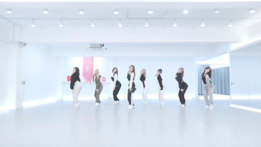 TWICE bắt trend áo què của BLACKPINK nhảy đội hình 8 người, khoe phòng tập mới trắng sáng bay màu hội chị em - Ảnh 4.