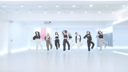 TWICE bắt trend áo què của BLACKPINK nhảy đội hình 8 người, khoe phòng tập mới trắng sáng bay màu hội chị em - Ảnh 15.