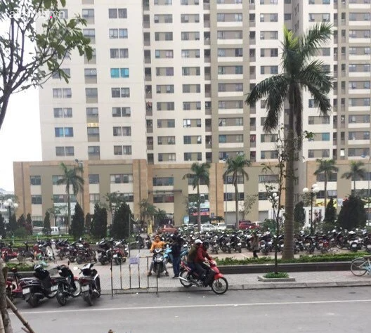 Hà Nội: Kinh hoàng cảnh chủ bãi xe tấn công cư dân vào tận sảnh tòa nhà - Ảnh 3.