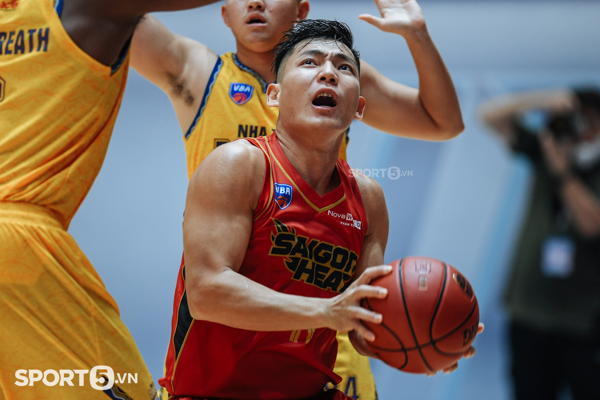 Tân binh Saigon Heat chiếm trọn spotlight trong trận mở màn VBA Premier Bubble Games 2021 - Ảnh 6.