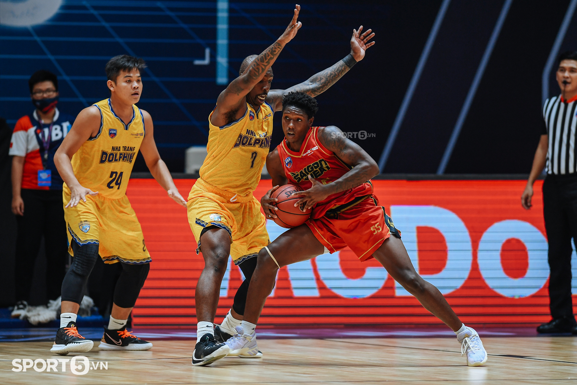 Tân binh Saigon Heat chiếm trọn spotlight trong trận mở màn VBA Premier Bubble Games 2021 - Ảnh 1.