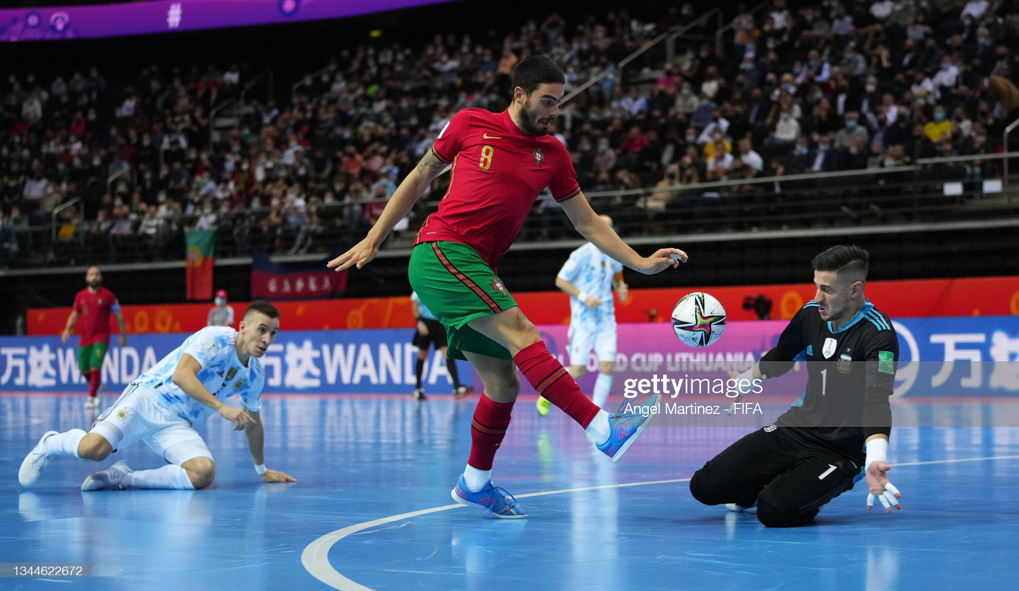 Chùm ảnh: Hai cảm xúc trái ngược trong trận chung kết Futsal World Cup 2021 - Ảnh 2.