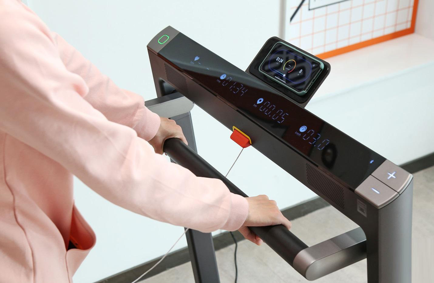 Đồng lòng chống dịch, ở nhà vẫn khỏe nhờ máy chạy bộ Amazfit AirRun - Ảnh 3.