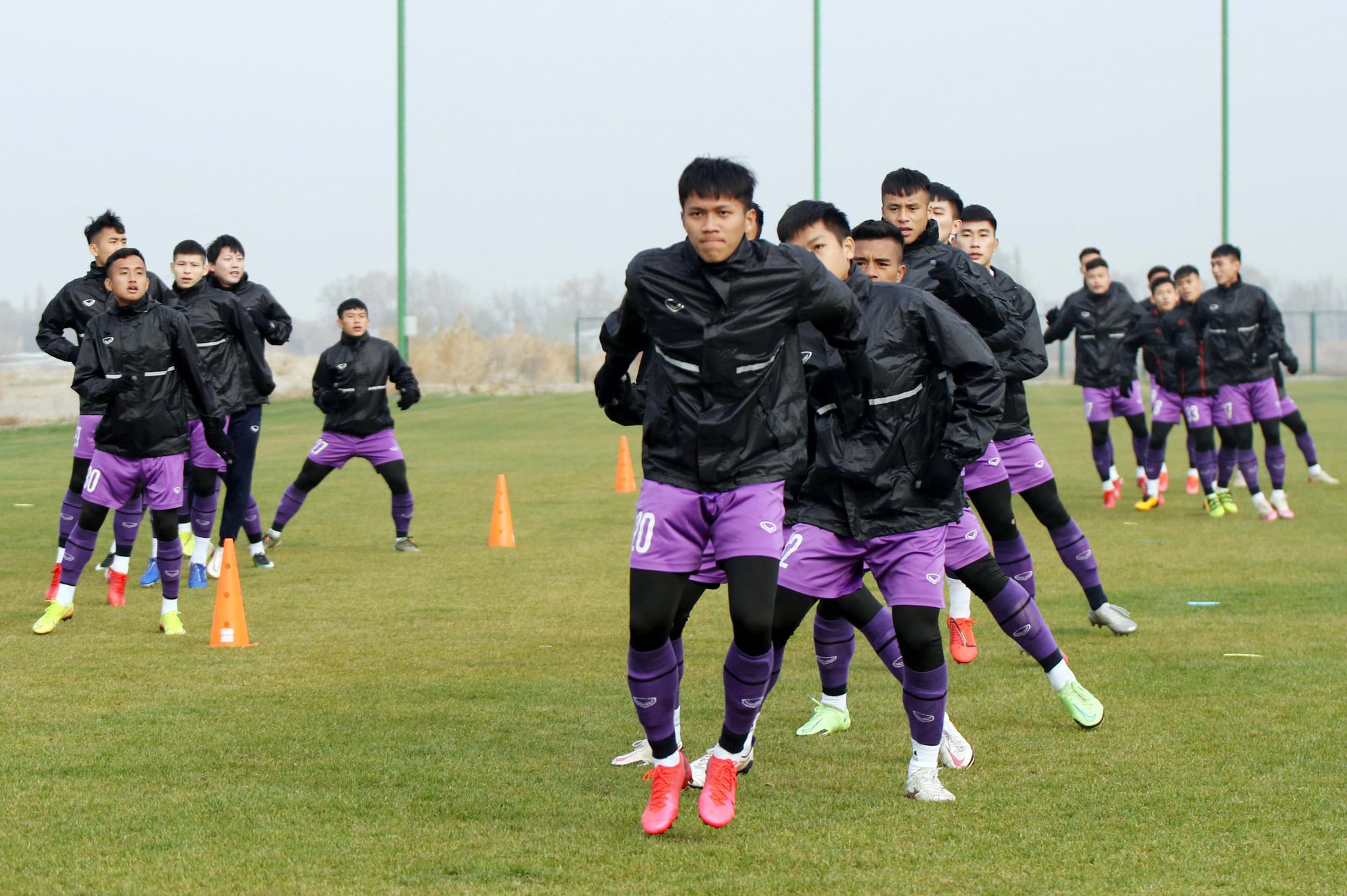 U23 Việt Nam tập buổi cuối cùng, lên phương án cho trận quyết định gặp U23 Myanmar - Ảnh 2.