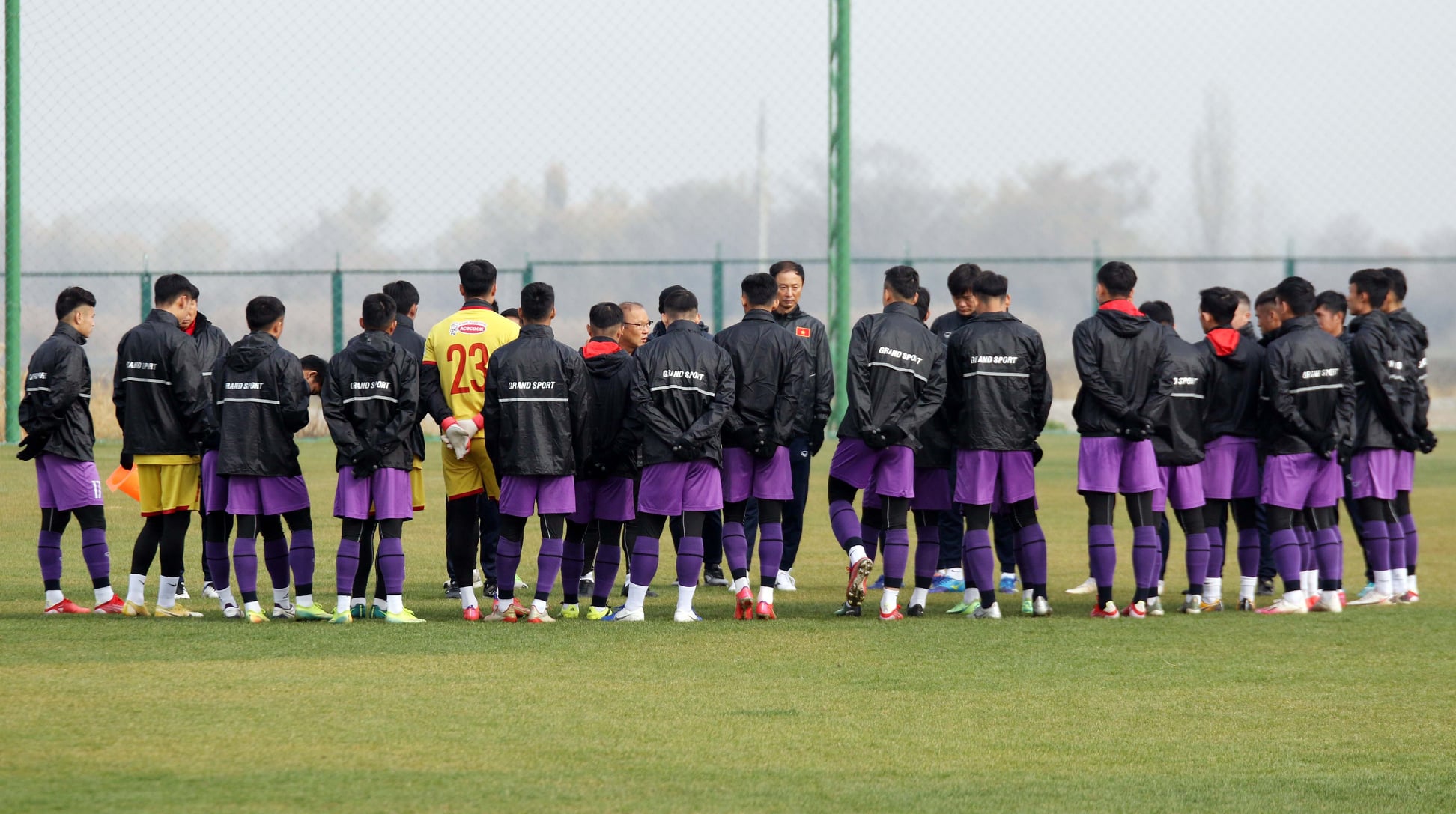 U23 Việt Nam tập buổi cuối cùng, lên phương án cho trận quyết định gặp U23 Myanmar - Ảnh 1.