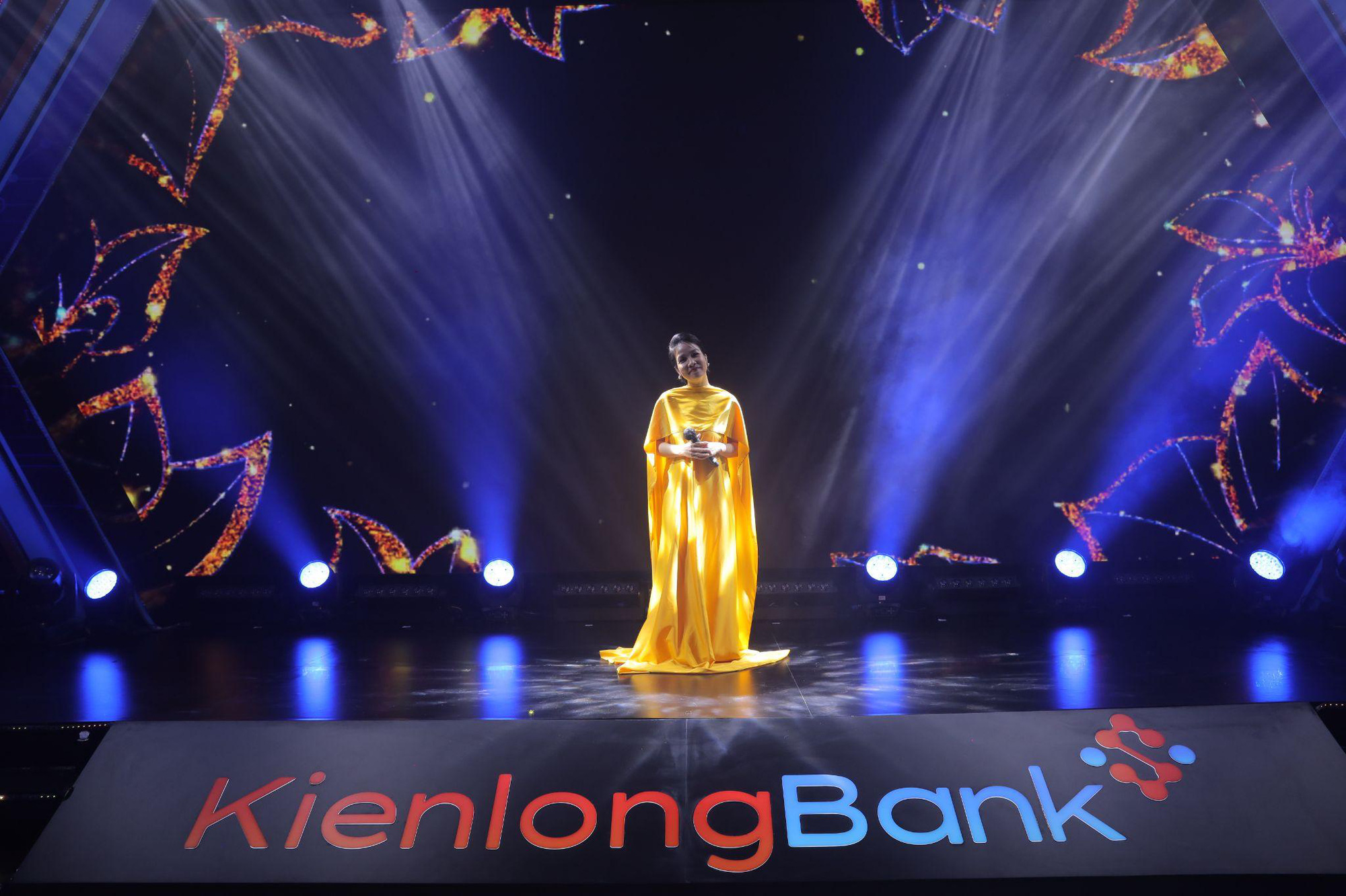 Mãn nhãn với “bữa tiệc nghệ thuật” kỷ niệm 26 năm thành lập KienlongBank - Ảnh 7.