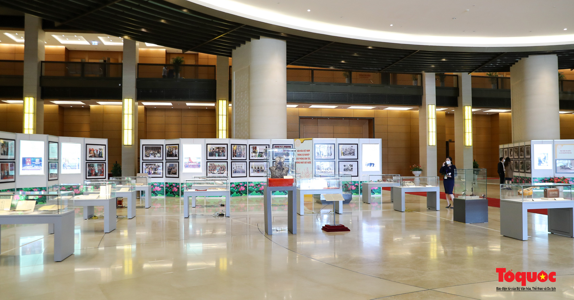 Triển lãm “Văn hóa soi đường cho quốc dân đi” trưng bày 320 tác phẩm ảnh nghệ thuật tiêu biểu - Ảnh 19.
