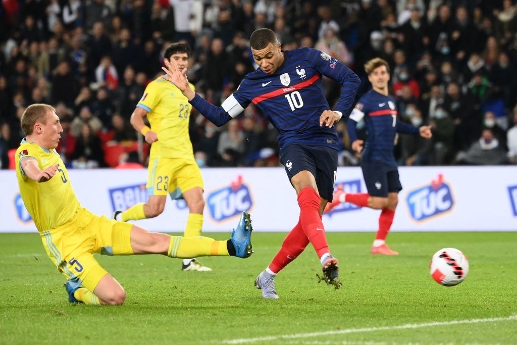Mbappé và Benzema tỏa sáng, Pháp &quot;hủy diệt&quot; Kazakhstan để giành vé đến World Cup 2022 - Ảnh 3.