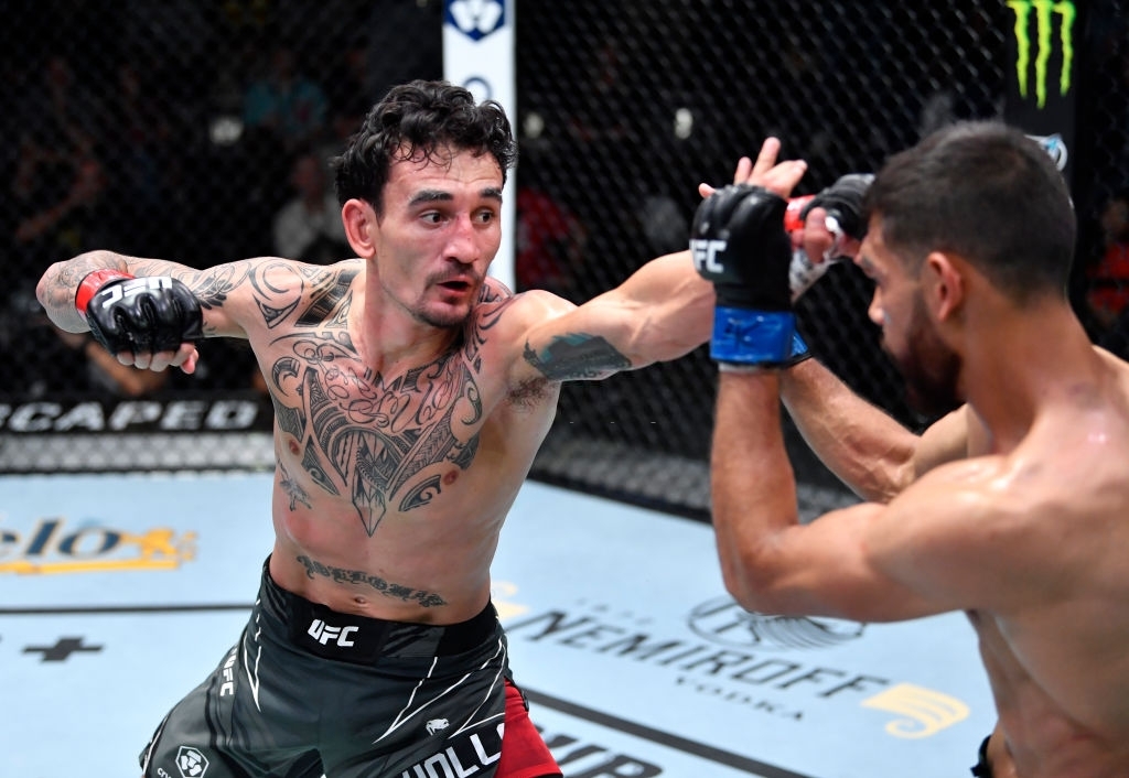 Những điểm nhấn đáng chú ý sau sự kiện UFC Fight Night 197: Max Holloway tạo ra tiền lệ mới, Herb Dean gây tranh cãi - Ảnh 1.