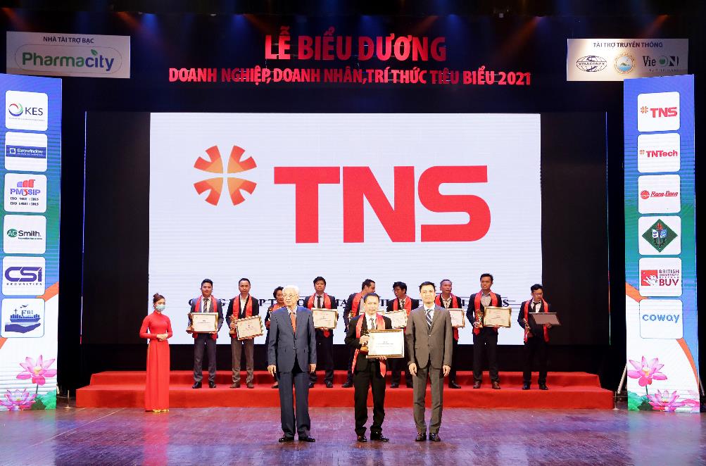 TNS HOLDINGS - Top 10 doanh nghiệp tiêu biểu Việt Nam năm 2021 - Ảnh 1.