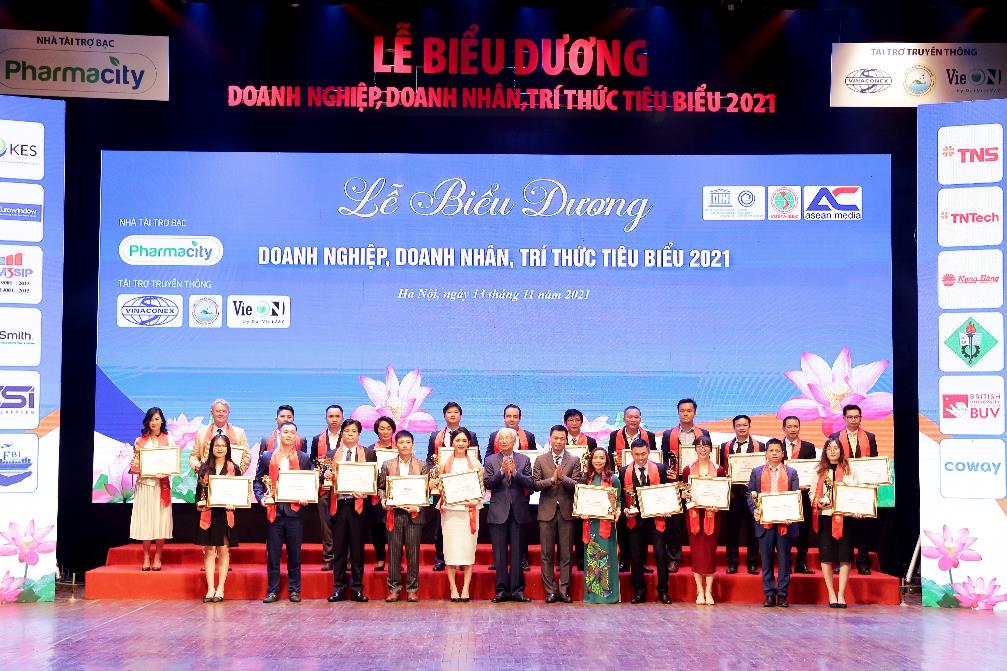 TNS HOLDINGS - Top 10 doanh nghiệp tiêu biểu Việt Nam năm 2021 - Ảnh 2.