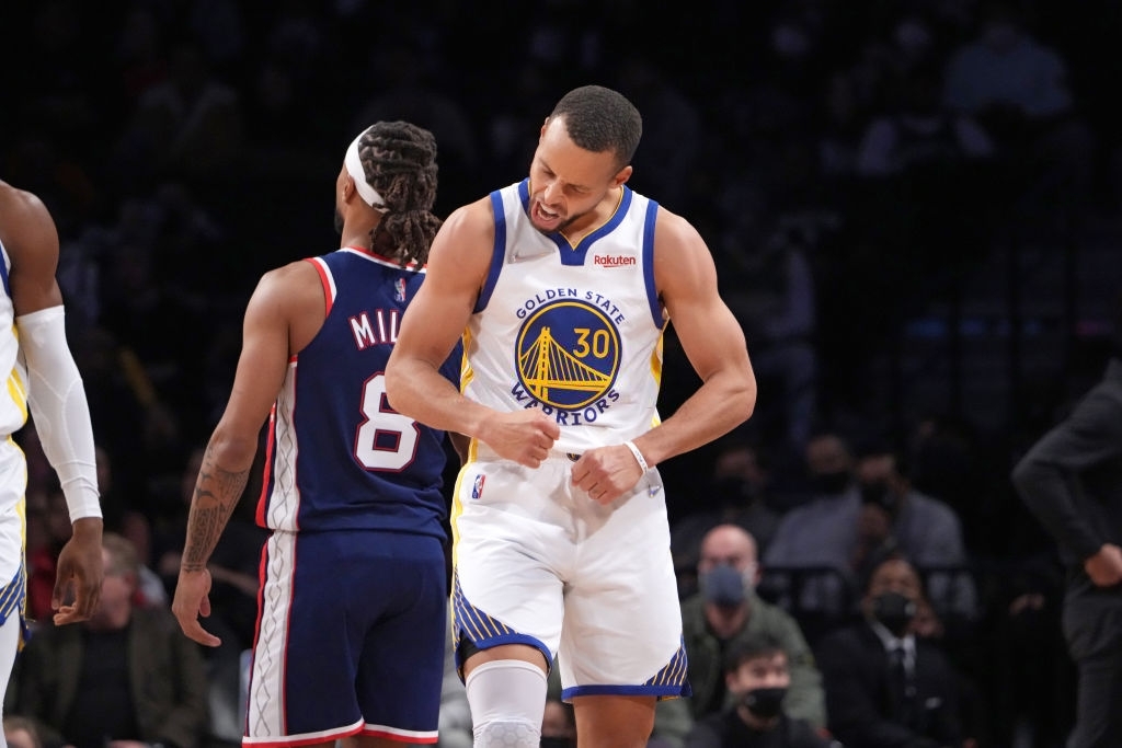 Stephen Curry khẳng định đẳng cấp, huỷ diệt Brooklyn Nets không thương tiếc - Ảnh 1.