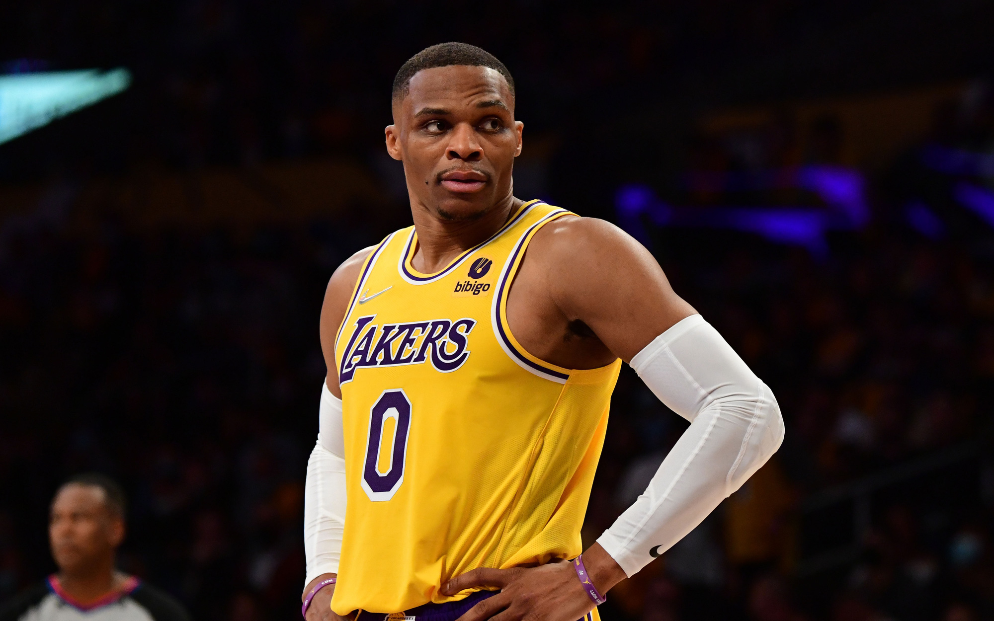 Russell Westbrook sau một tháng tại Los Angeles Lakers: Đôi vai rộng và bàn tay lấm lem - Ảnh 6.