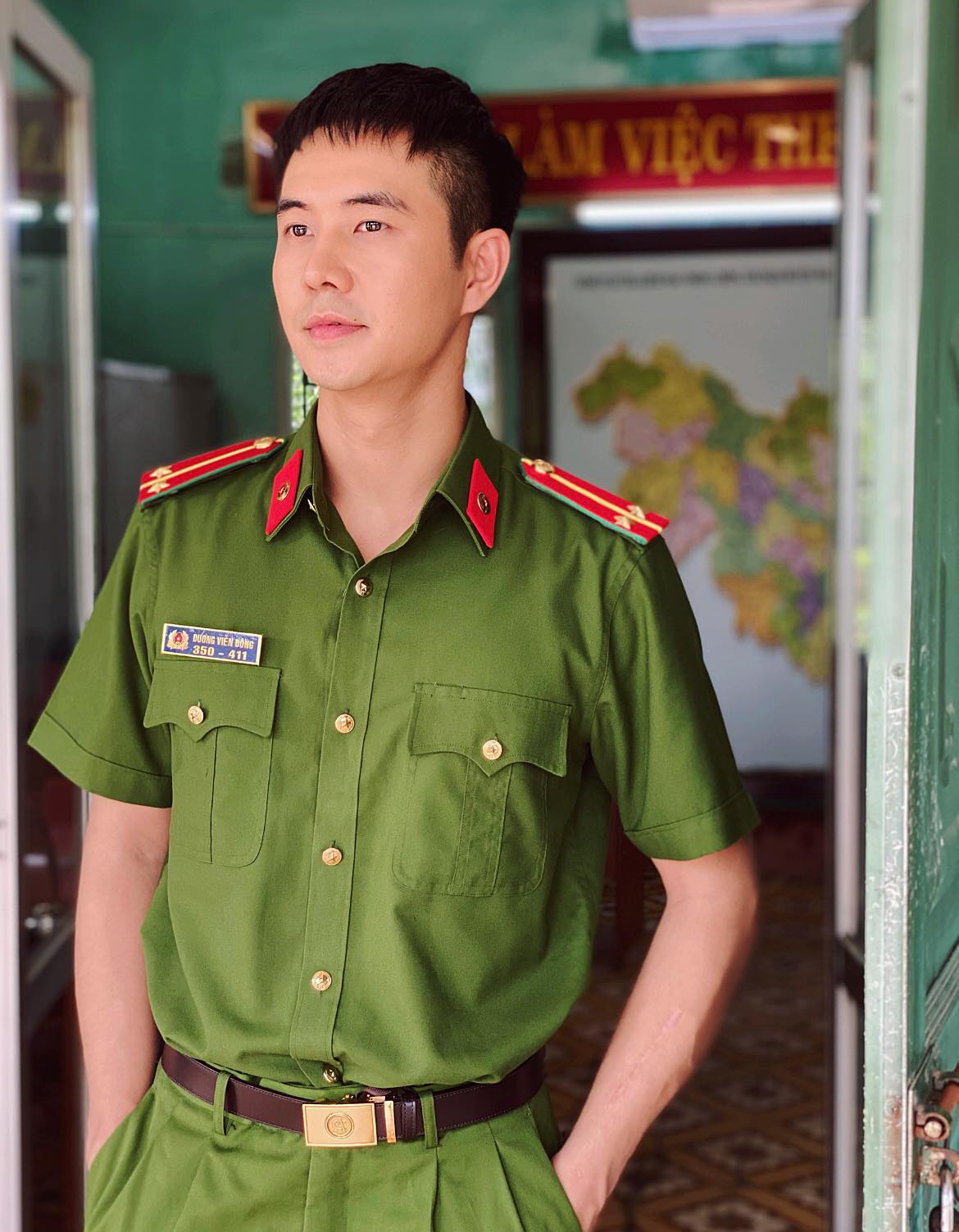 Bộ 3 nam thần của "Phố trong làng" ngoài đời: Người từng là "bạn trai" Minh Hằng, người có vợ vừa nổi tiếng vừa xinh đẹp - Ảnh 11. Bộ 3 nam thần của "Phố trong làng" ngoài đời: Người từng là "bạn trai" Minh Hằng, người có vợ vừa nổi tiếng vừa xinh đẹp - Ảnh 11.