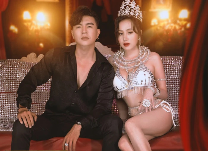 Bà Tưng nóng bỏng, bất ngờ tái xuất showbiz - Ảnh 1.