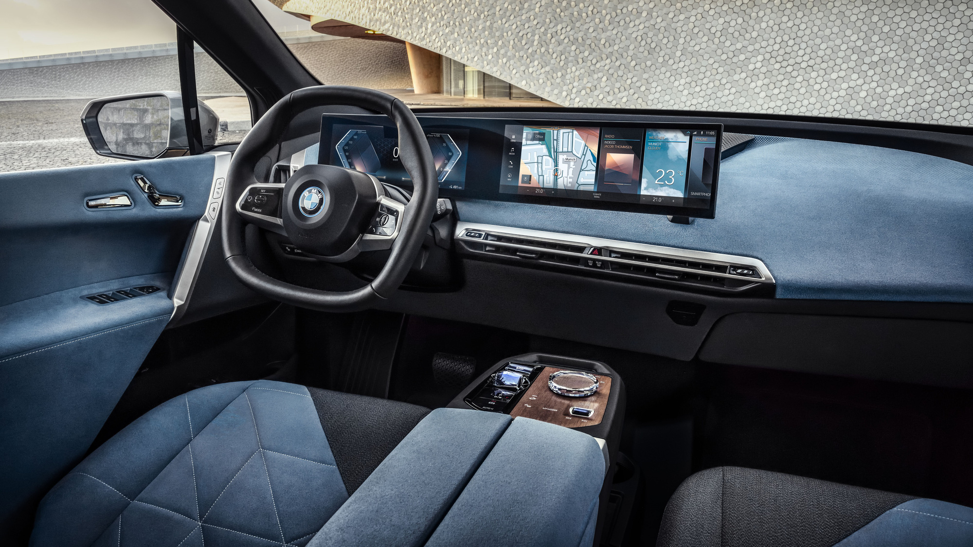 BMW X7 2022 lộ diện: Đèn pha gây tranh cãi giống 7-Series, bên trong có màn cong khổng lồ - Ảnh 4.