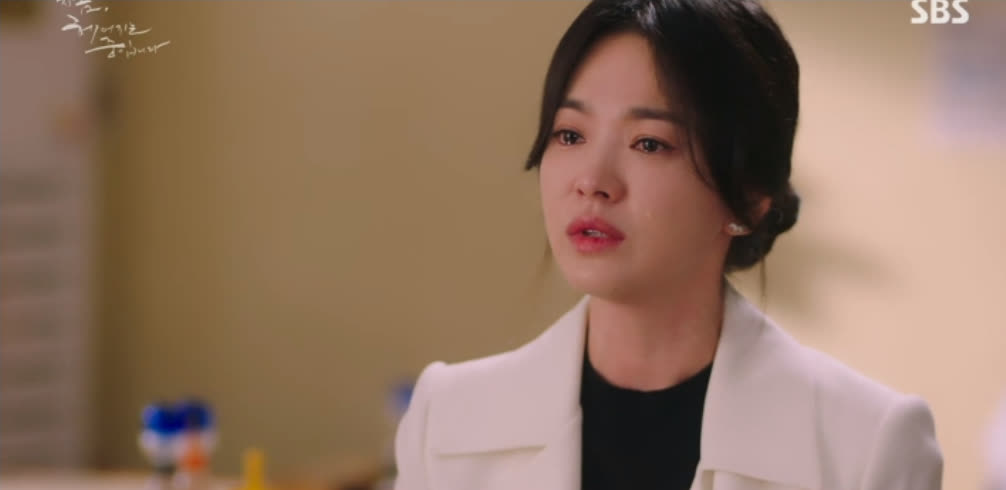 Song Hye Kyo khóc cạn nước mắt vì yêu nhầm em chồng, hay tin người cũ đã chết 10 năm ở Now, We Are Breaking Up - Ảnh 2.